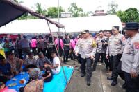 Wakapolri Tinjau Penyaluran Bantuan untuk Warga Terdampak Bencana di Padang Pariaman